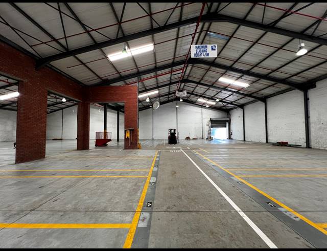 3,090M² WAREHOUSE TO LET IN AIRPORT INDUSTRIA